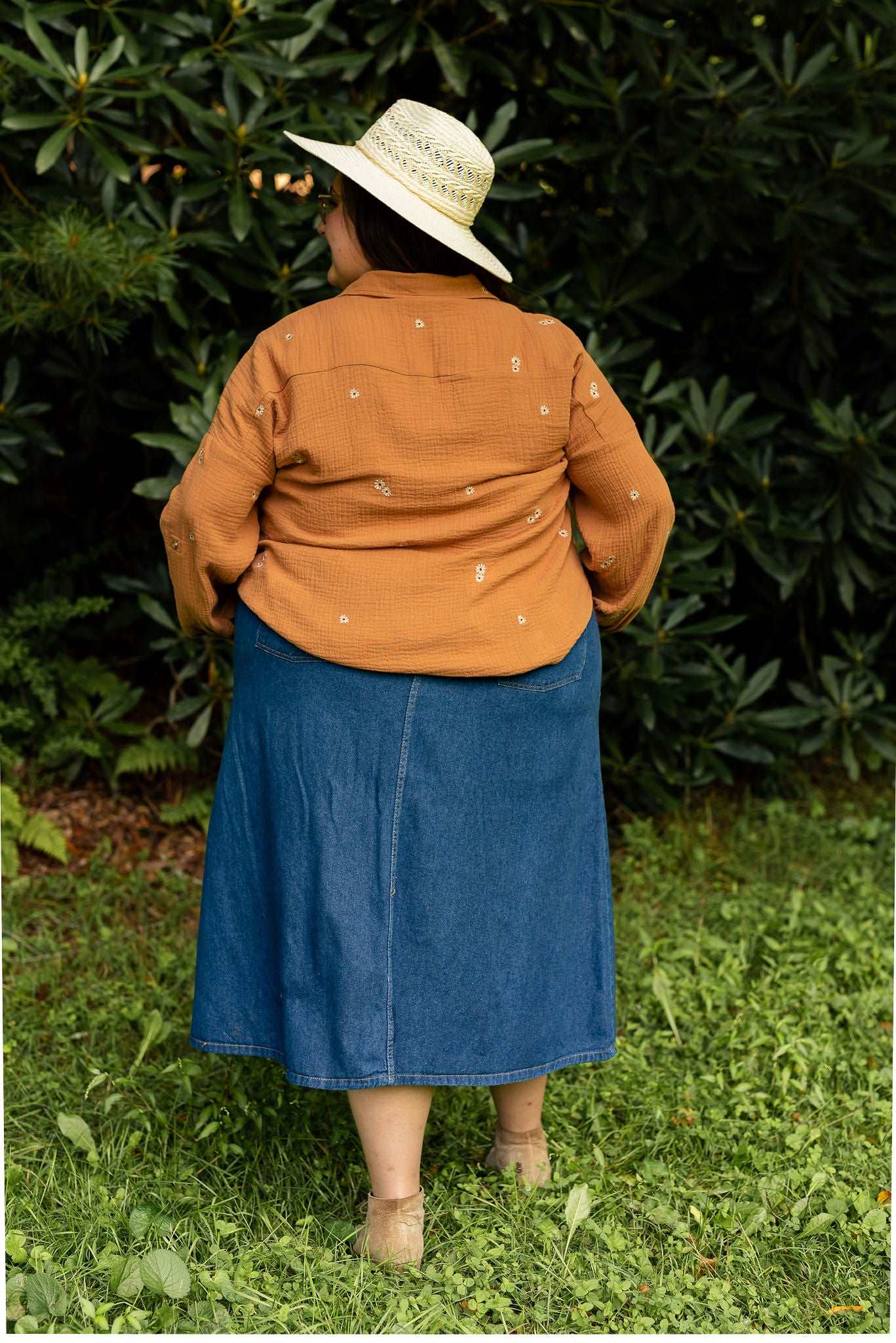 Boone Embroidered Top - Extended Sizing